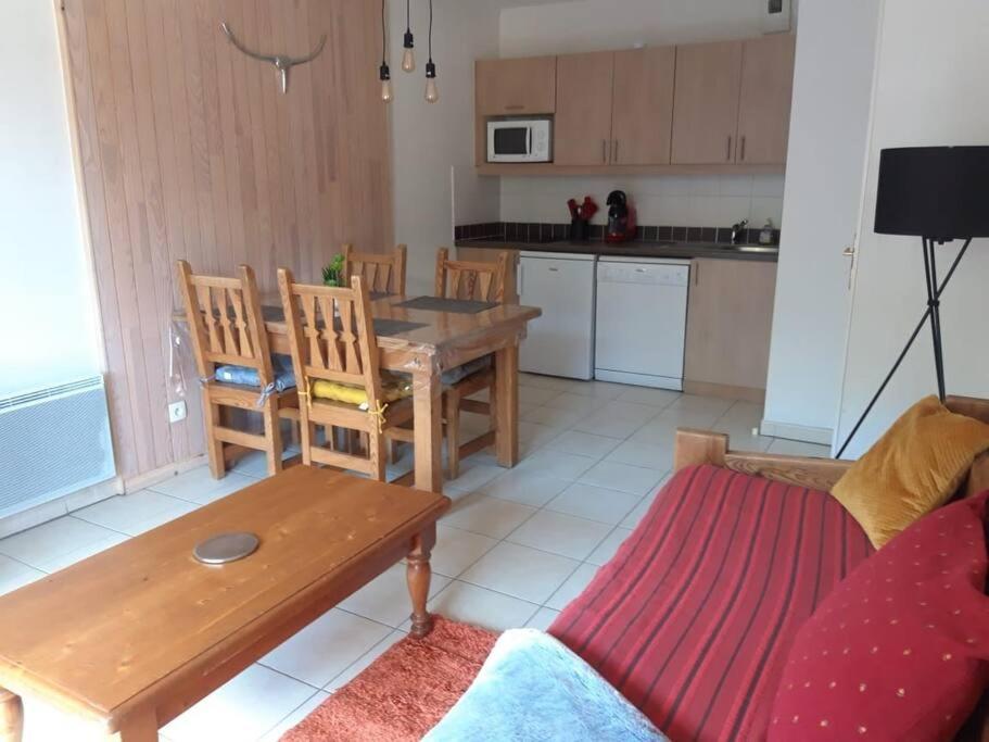 T2 1800 Pied Des Pistes Avec Piscine Apartment